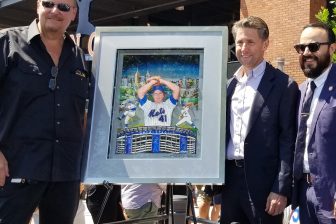 Charles Fazzino with Jeff Wilpon and NYC Councilman Francisco Moya unveil the Tom Seaver artwork